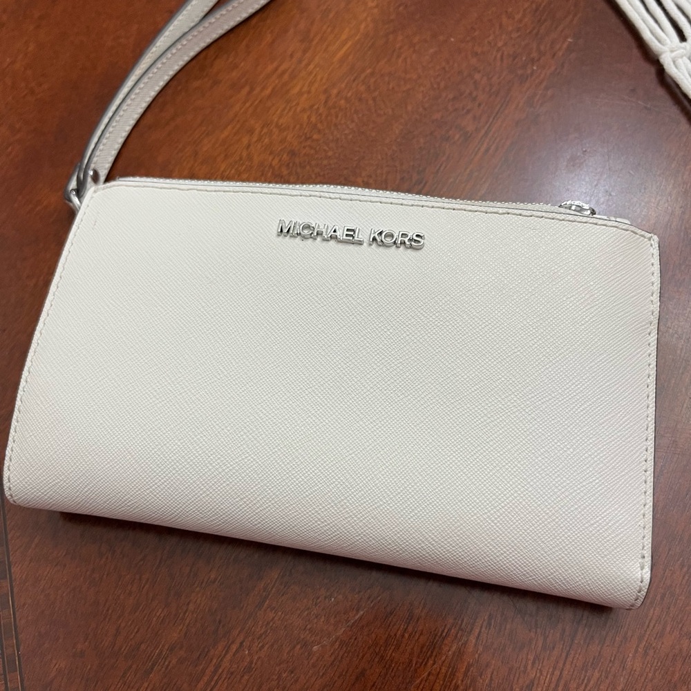 Michael Kors Off-White Wristlet/Wallet Bag